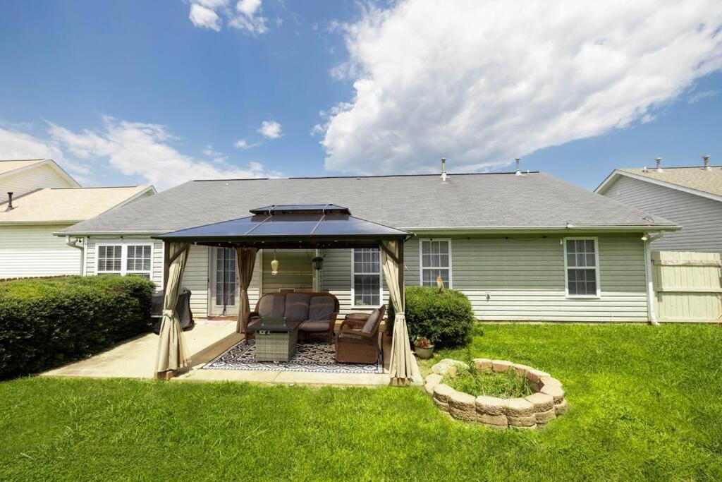 Queen City Family-Friendly Entire House, Charlotte Exterior foto